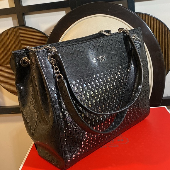 Guess bag brand new. - Picture 6 of 8